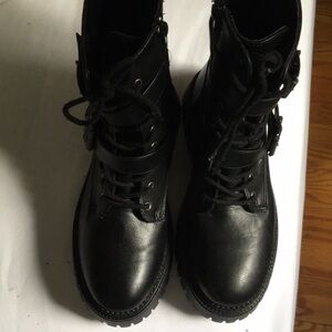Combat boots